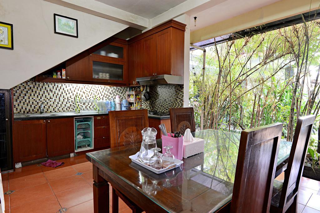 Zen Rooms Sabana Urip Sumoharjo Джокякарта Екстериор снимка