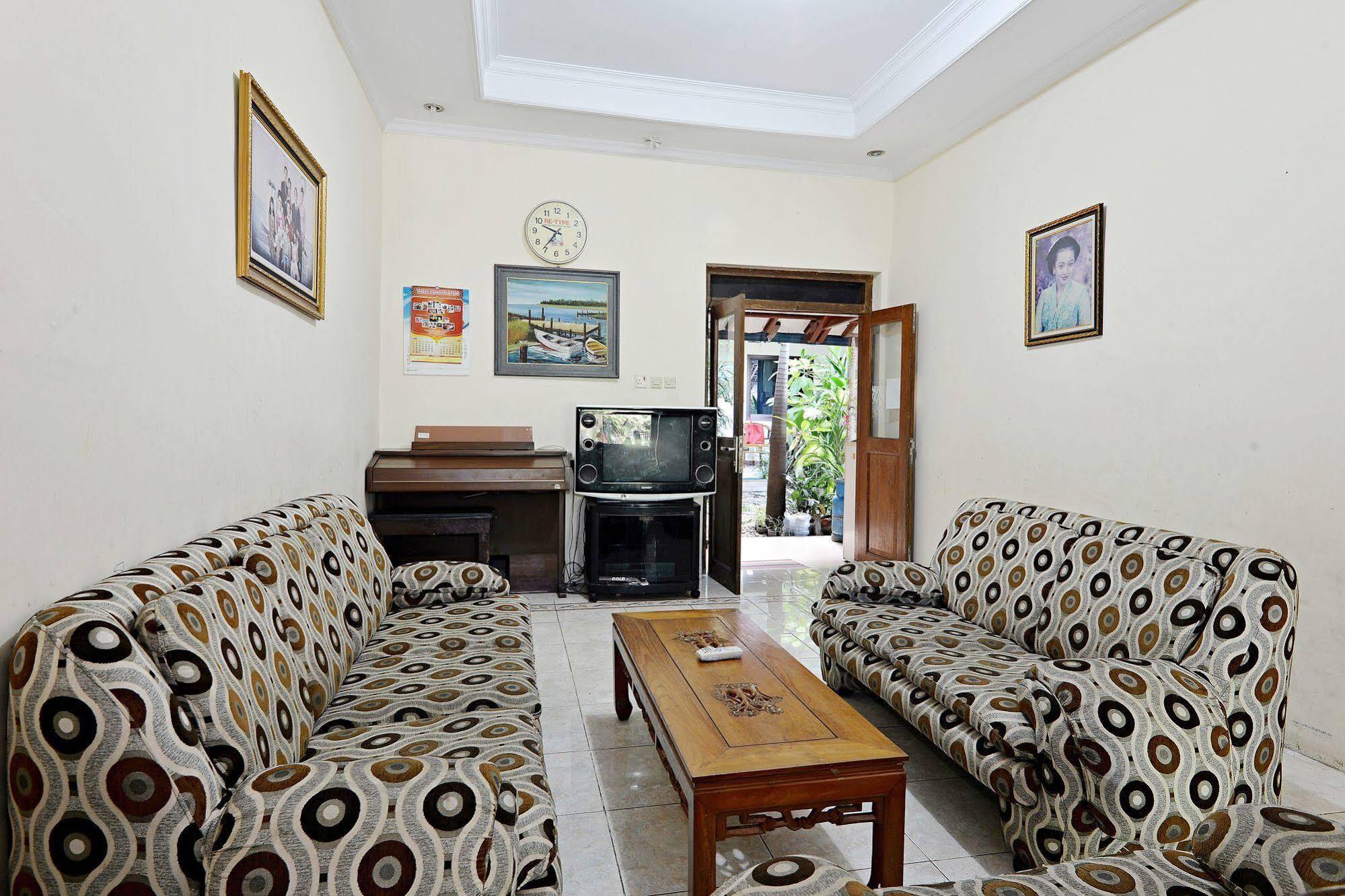 Zen Rooms Sabana Urip Sumoharjo Джокякарта Екстериор снимка